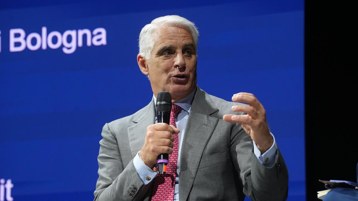 Orcel non si ferma, Unicredit cresce ancora in Commerzbank: sale al 40,6% e snobba l’assemblea della banca tedesca