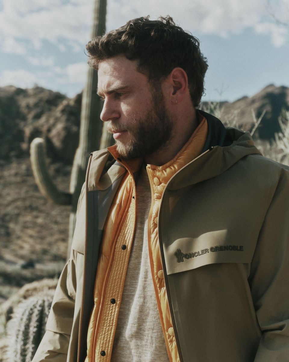 Gus Kenworthy nella campagna spring-summer 2026 di Moncler Grenoble (courtesy Moncler)