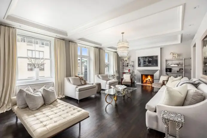 Dentro l’appartamento newyorchese di Debra Messing, la Grace di Will & Grace