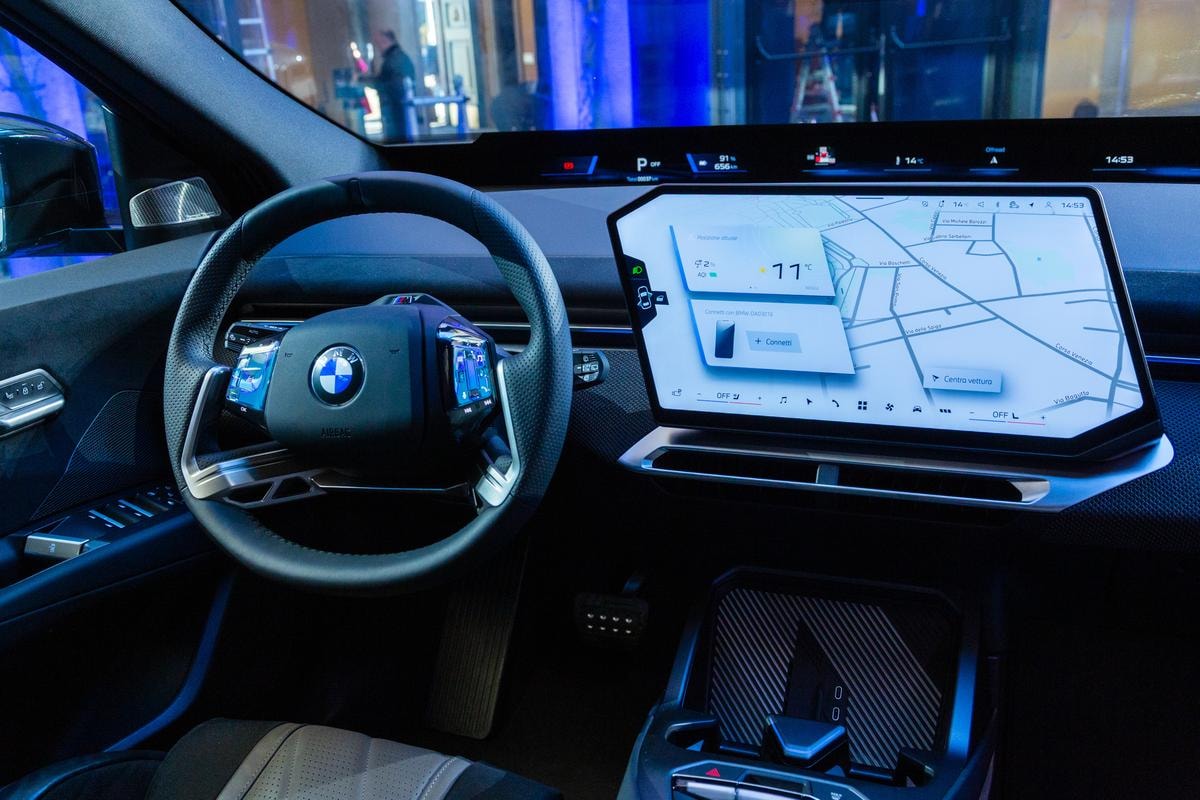 Bmw iX3, ecco la gioia di guidare un’auto che anticipa ogni gesto