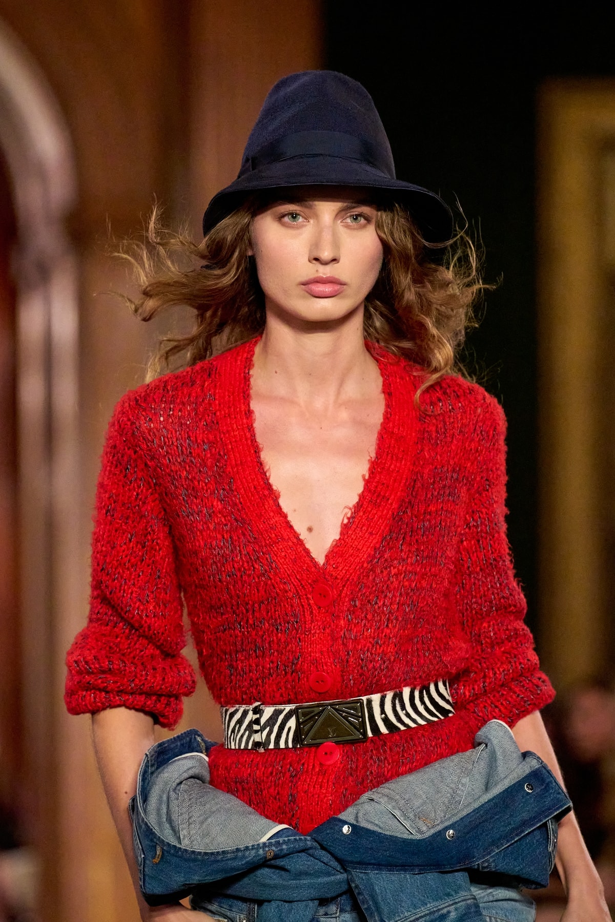 Giulia Maenza sfila per la cruise 2027 di Louis Vuitton (courtesy Louis Vuitton/ph Filippo Fior)
