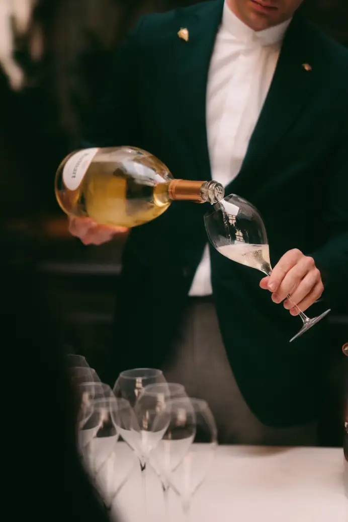 Il Blanc des Blancs cuvée 100% Chardonnay, espressione del savoir faire di Ruinart.
