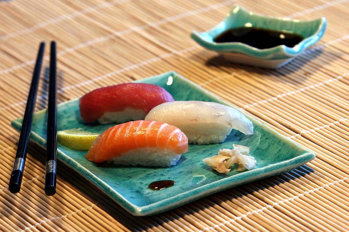 Trump investe nel sushi, compra le azioni della catena di ristoranti Kura che sale sul Nasdaq del 15%