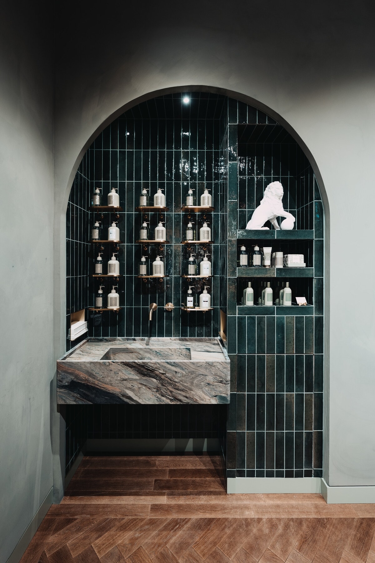 La boutique di Penhaligon's a Milano (courtesy Penhaligon's/ph Lucas Possiede)