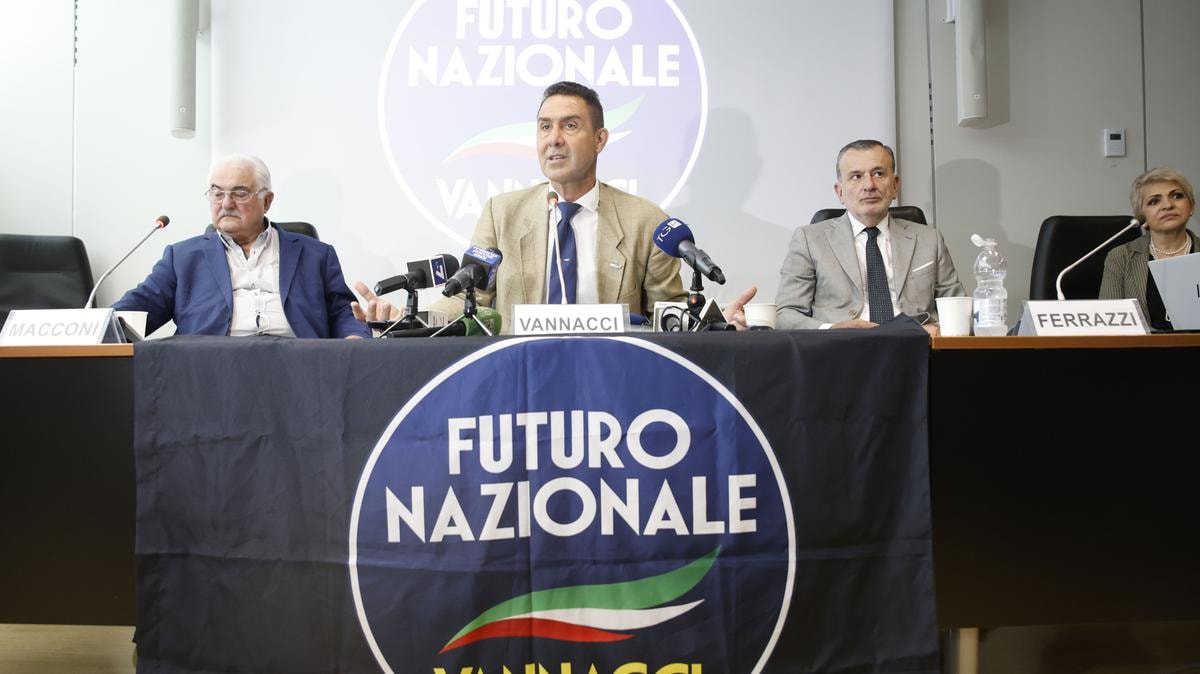 Il generale Vannacci attacca Marina Berlusconi: «Forza Italia eterodiretta dal denaro e dall'editoria»