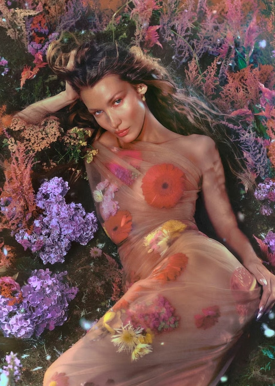 Bella Hadid in una campagna Orebella (ph official website)