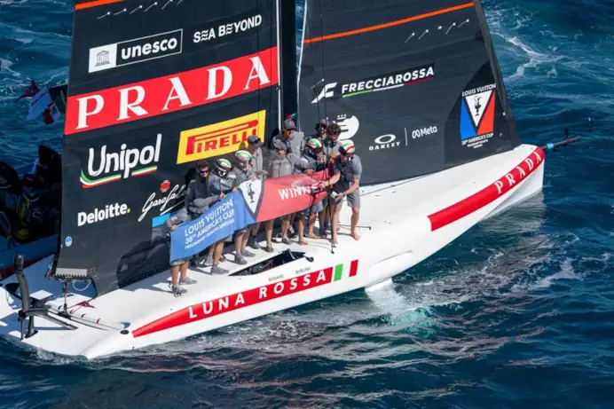 Luna Rossa vince a Cagliari contro Team New Zealand: perché conta più di quanto sembri