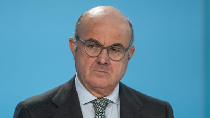 De Guindos (Bce): le interferenze dei governi nelle fusioni bancarie mettono in pericolo la credibilità dell’Unione bancaria