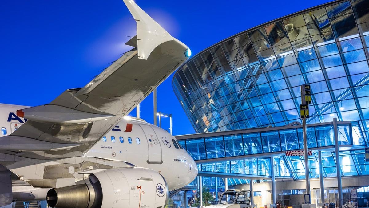 Vacanze, volare nell’estate di Hormuz: ecco tutti i diritti dei passeggeri che Bruxelles vuole rivedere