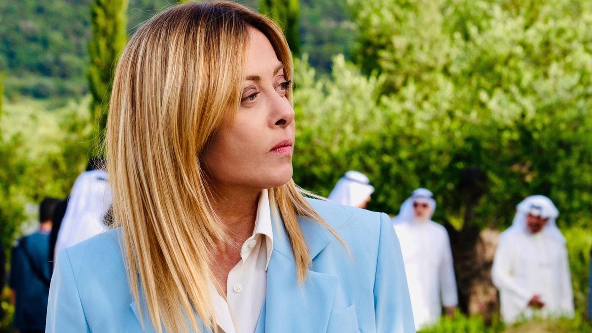 Caro energia, Meloni pressa l’Ue sulla flessibilità: «Non possiamo dire ai cittadini che i soldi ci sono solo per la difesa»