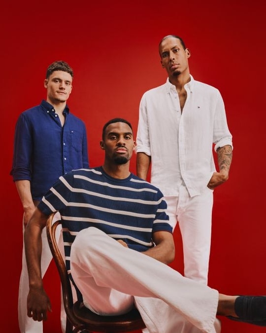 Da sinistra, Florian Wirtz, Ryan Gravenberch e Virgil van Dijk (courtesy Tommy Hilfiger)