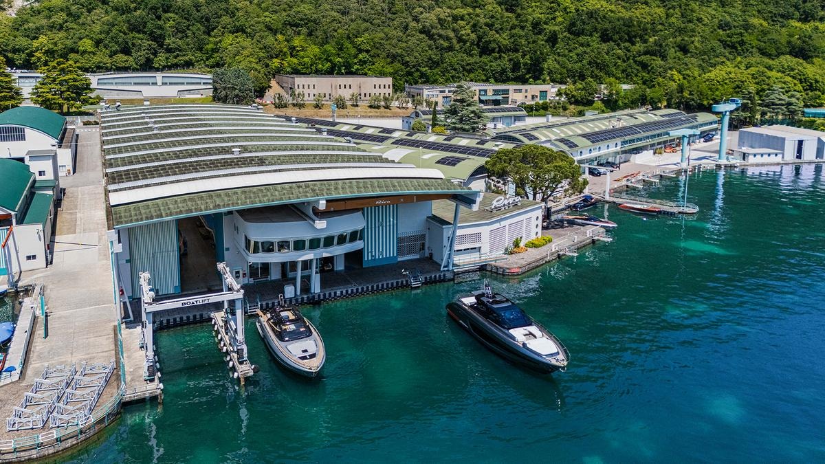 Riva e Range Rover. Italia e Inghilterra. Quando l’eccellenza parla la stessa lingua