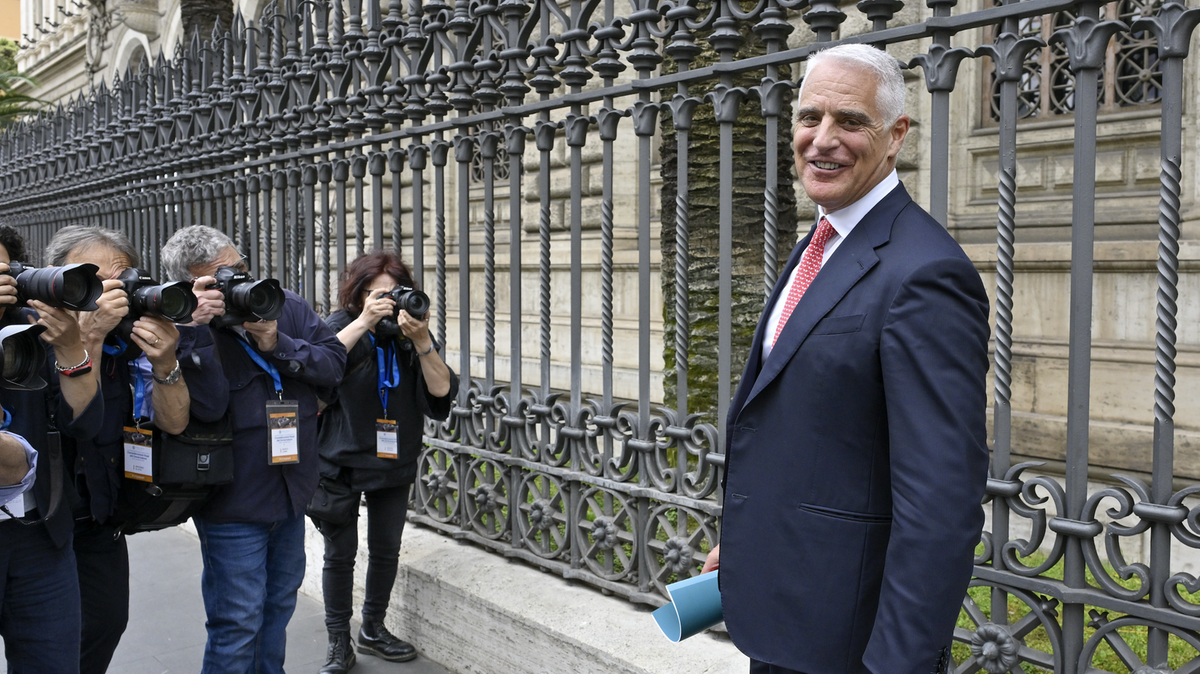Unicredit, Orcel cambia il capo del personale. Esce anche Giuliano. I giri di poltrone in Piazza Gae Aulenti