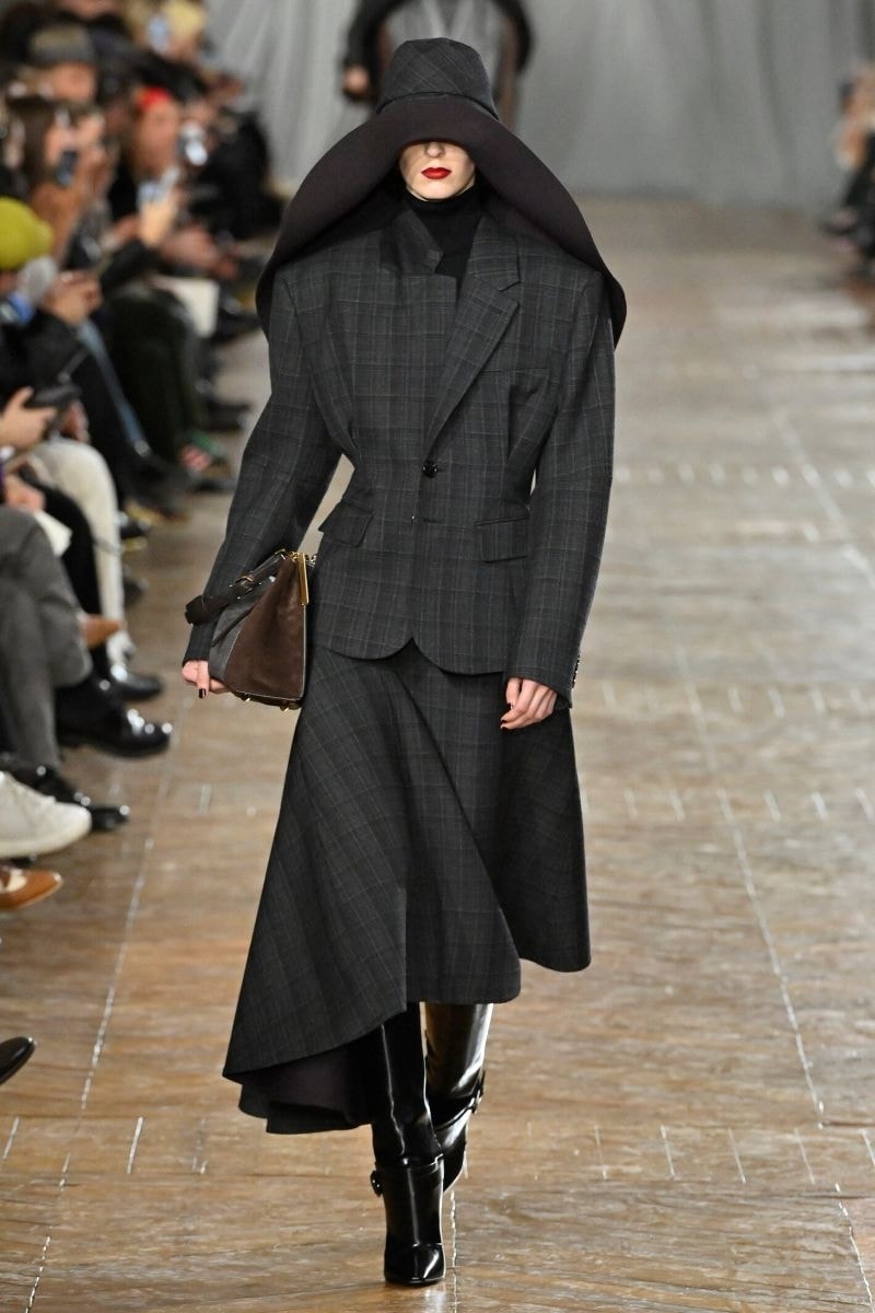 Un look fall-winter 2026/27 di Lanvin (ph Francesc Ten/MFF)