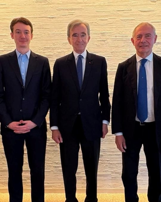 Urso incontra Bernard Arnault e Luca de Meo a Parigi: «Serve un patto di sistema tra Italia e Francia per il lusso»