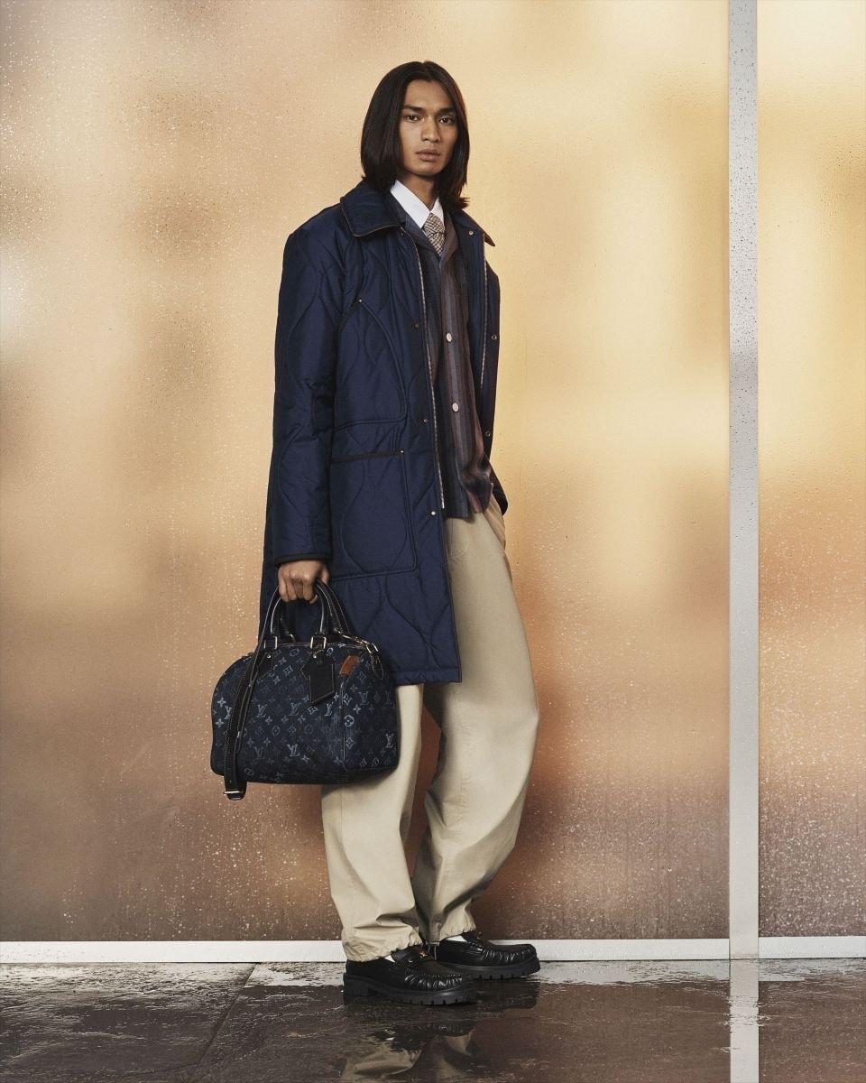 Un look della pre-collezione uomo primavera-estate 2027 di Louis Vuitton (courtesy Louis Vuitton)