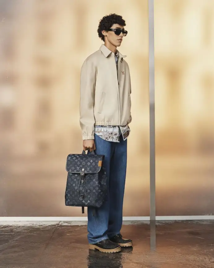 Un look della pre-collezione uomo primavera-estate 2027 di Louis Vuitton (courtesy Louis Vuitton)