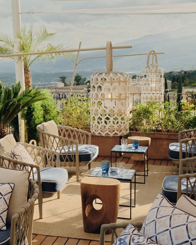 Le bar Louis Vuitton di Taormina (courtesy Louis Vuitton)