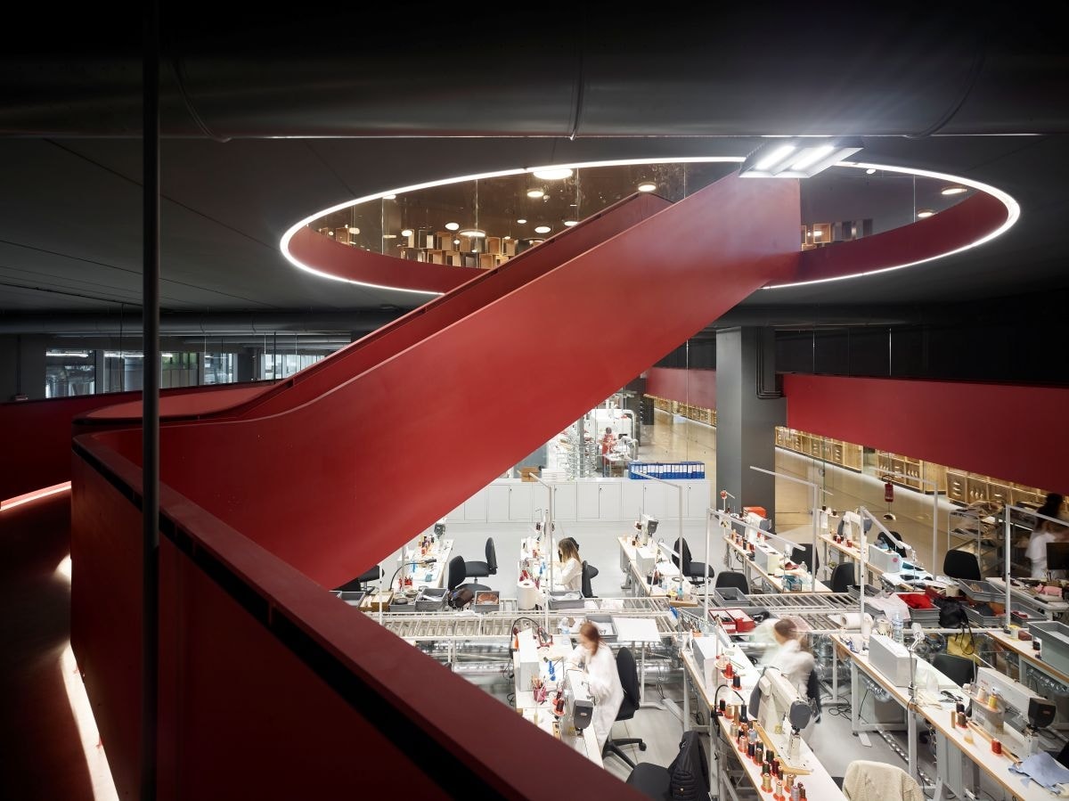 L’interno del polo produttivo di Ferragamo a Firenze (courtesy Salvatore Ferragamo)