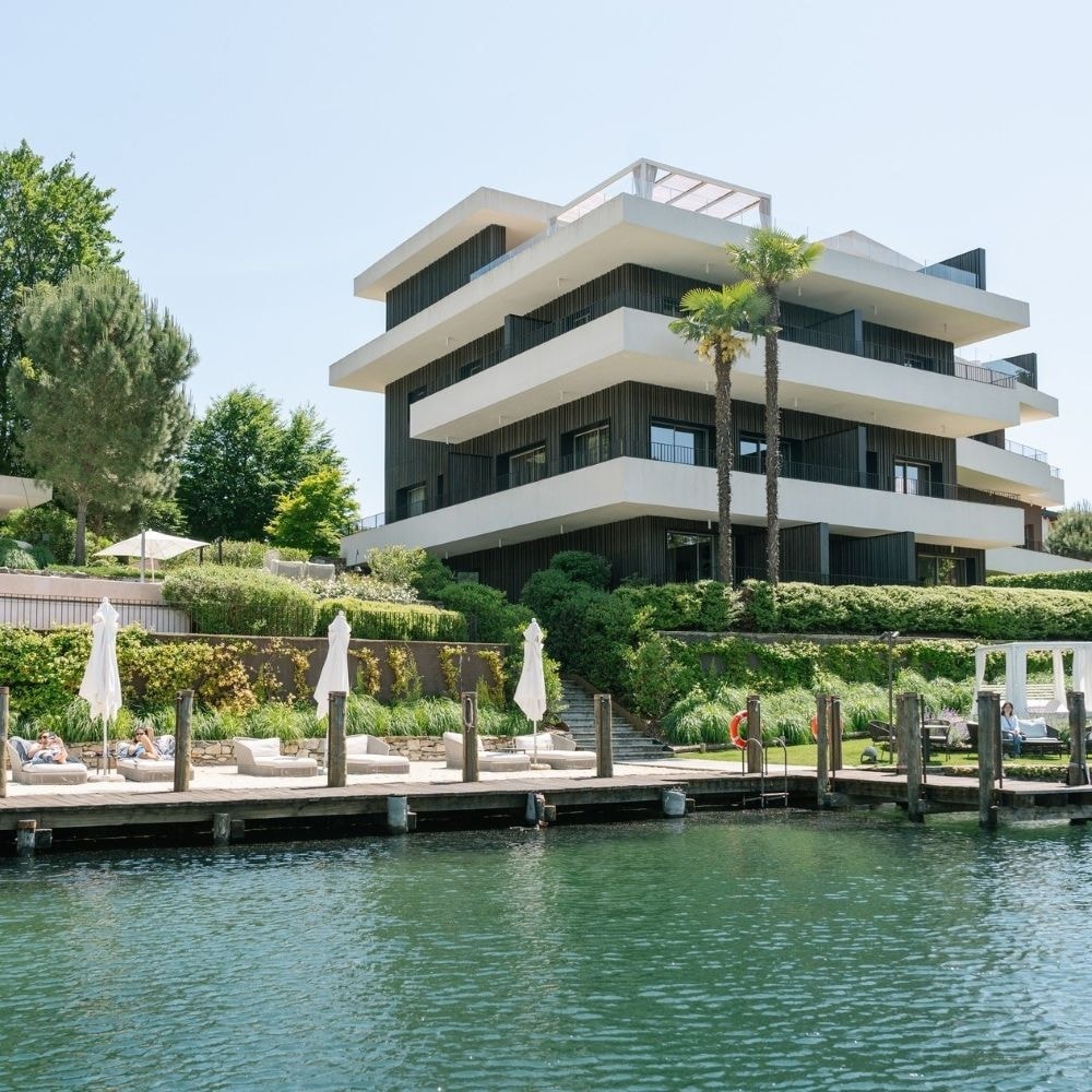 Lago d’Orta, il rifugio segreto di Cannavacciuolo: dentro Laqua By The Lake tra quiet luxury, Spa e stella Michelin