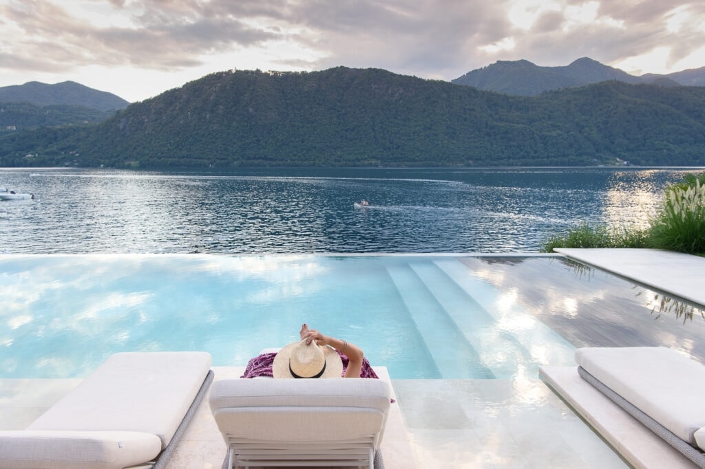 Lago d’Orta, il rifugio segreto di Cannavacciuolo: dentro Laqua By The Lake tra quiet luxury, Spa e stella Michelin
