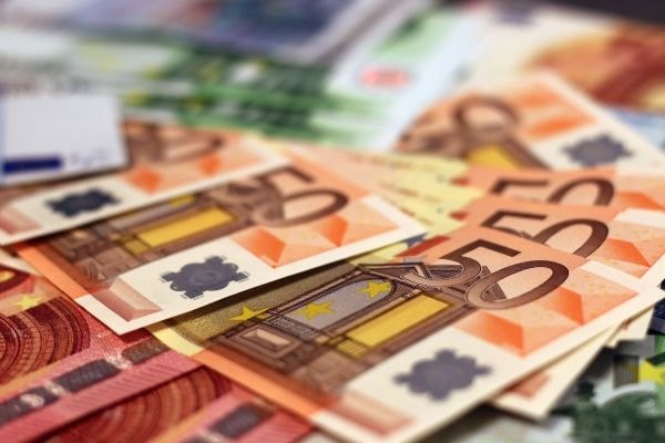 La ricchezza dei Paperoni mondiali sale 98.300 mld grazie al rally sui listini dei titoli dell'AI