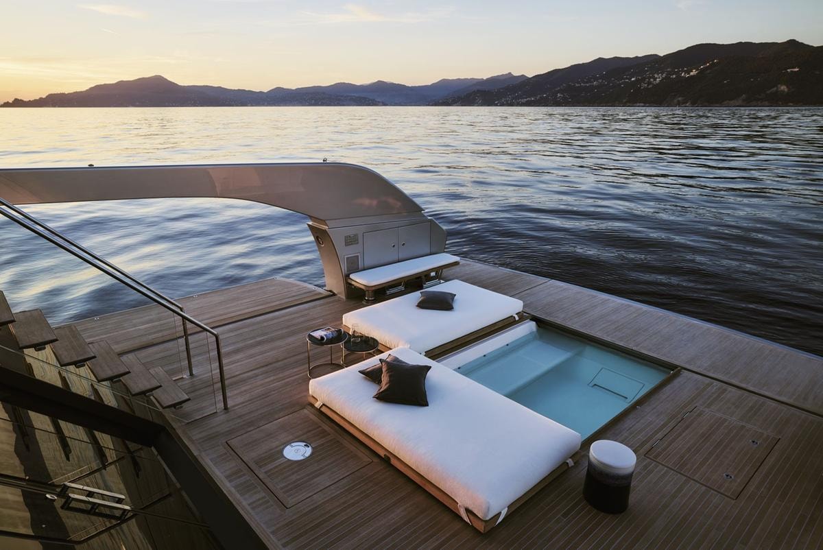 Non basta più guardare il mare: così i nuovi yacht cancellano il confine con l’acqua