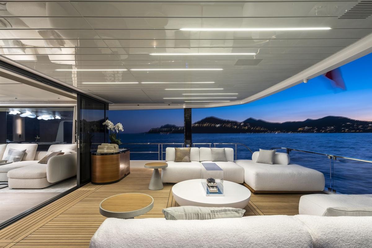 Non basta più guardare il mare: così i nuovi yacht cancellano il confine con l’acqua