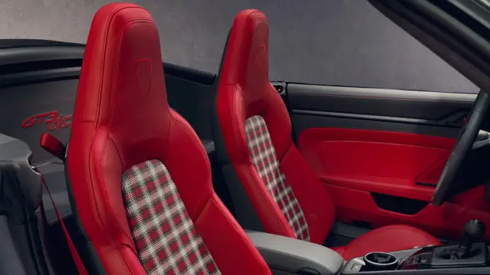 510 cavalli, cambio manuale e capote: Porsche ha creato GT3 la supercar più insolita di sempre