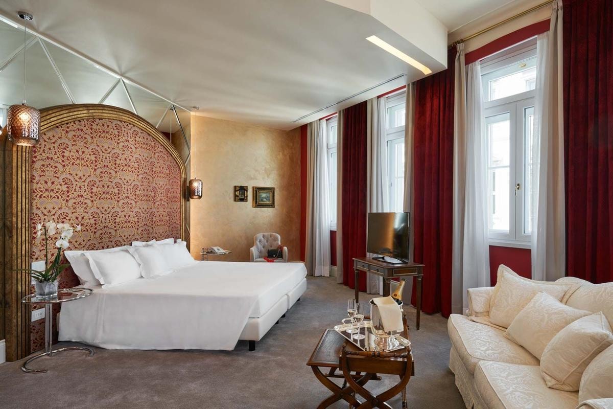 Il fascino segreto di Trieste passa da uno degli hotel più iconici affacciati sul mare