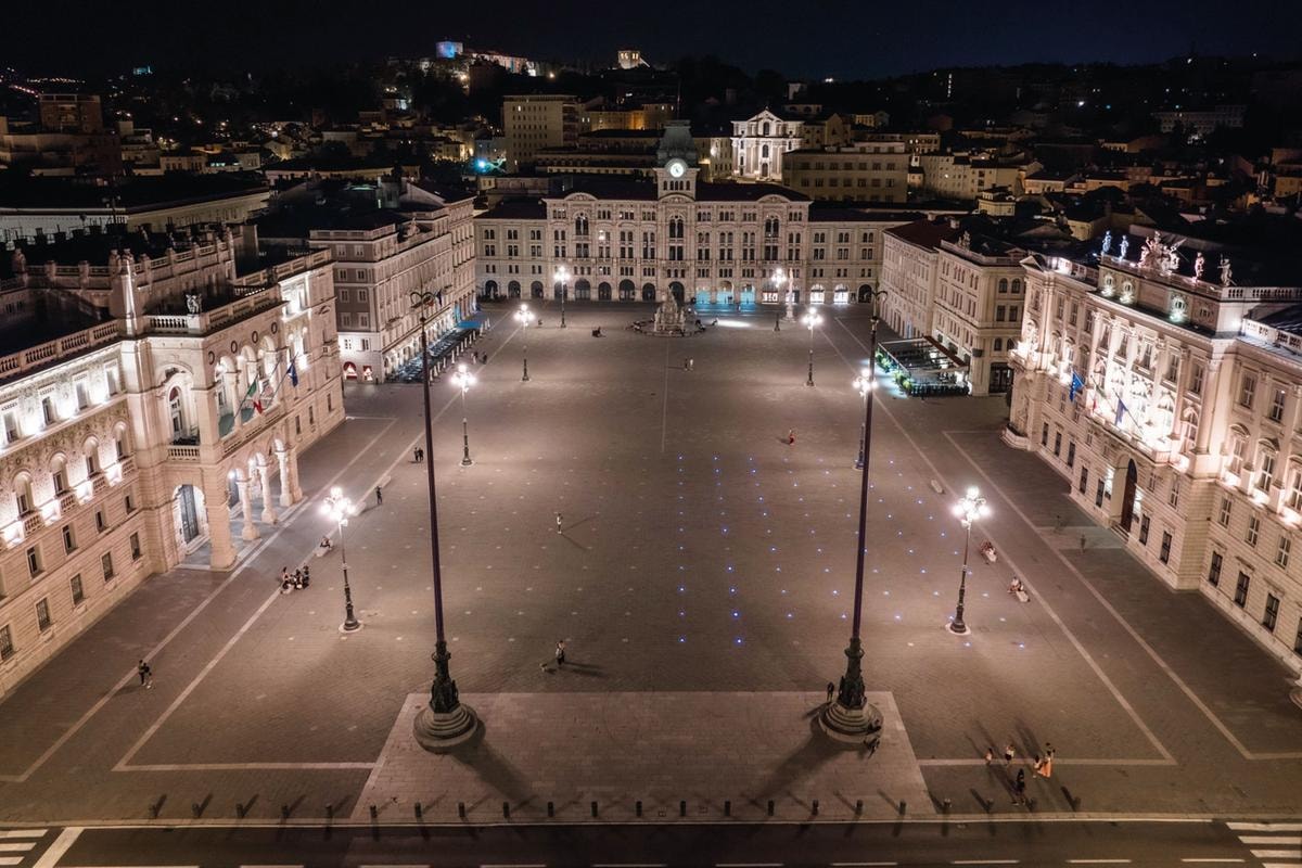 Il fascino segreto di Trieste passa da uno degli hotel più iconici affacciati sul mare