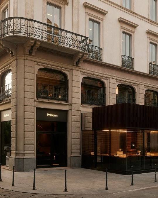Poliform café (courtesy Poliform)