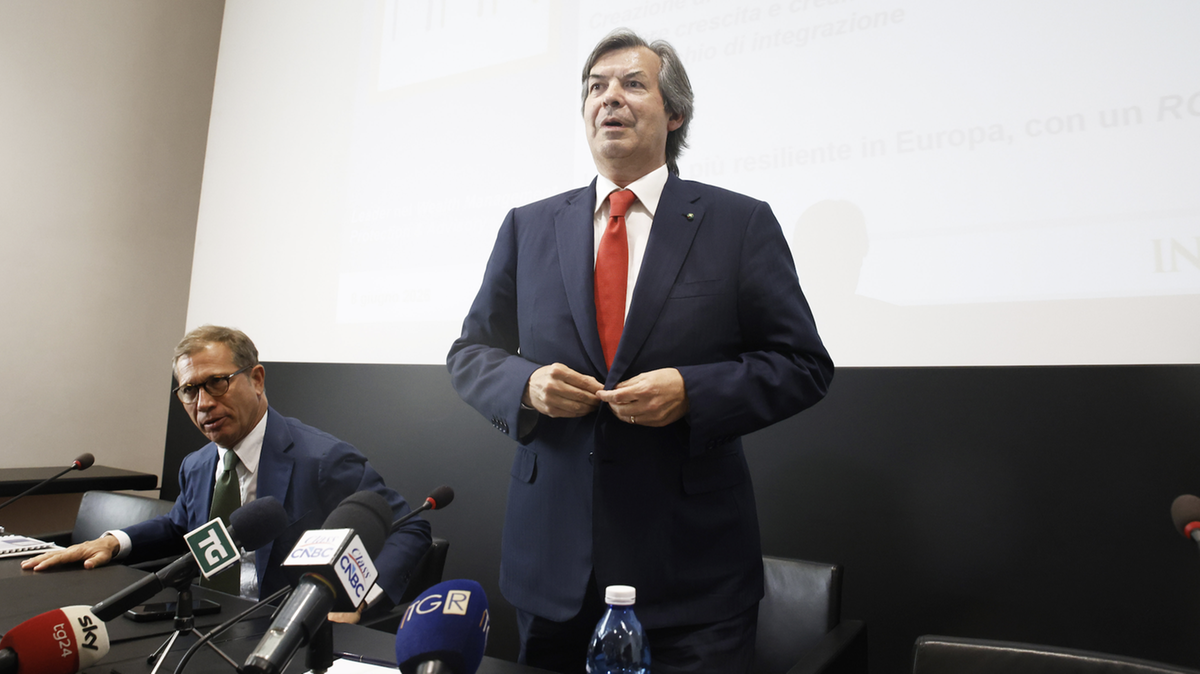 L'amministratore delegato di Intesa Sanpaolo Carlo Messina