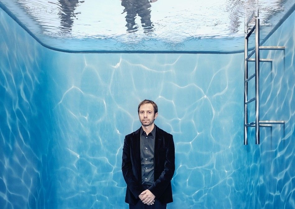 Le mostre di Leandro Erlich sono un invito a sorprendersi e se ne esce con un senso di euforia come quando si racconta 