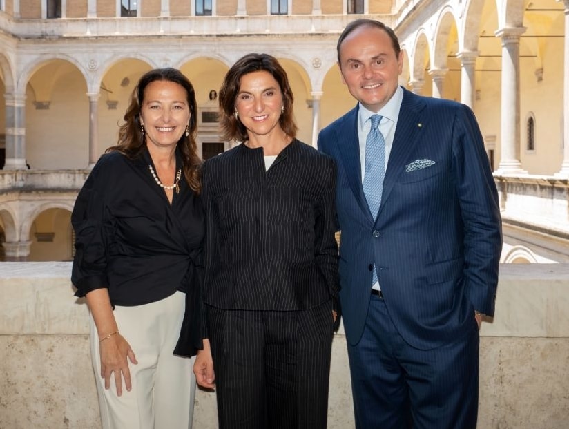 Da sinistra, Stefania Lazzaroni, Giovanna Vitelli e Matteo Lunelli (courtesy Altagamma)