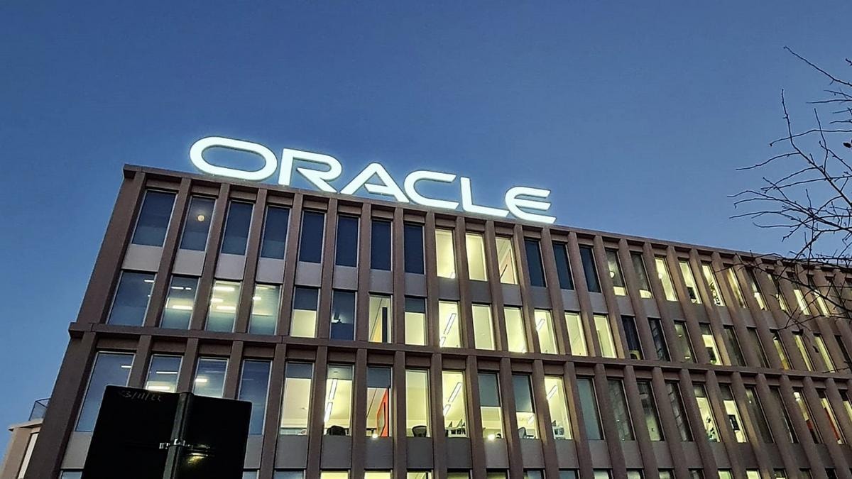 Oracle batte le attese ma spaventa il mercato con piani per un nuovo aumento capitale da 20 miliardi