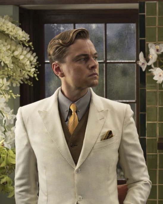 Leonardo DiCaprio in un frame del film Il grande Gatsby (© 2013 Bazmark film III Pty limited)