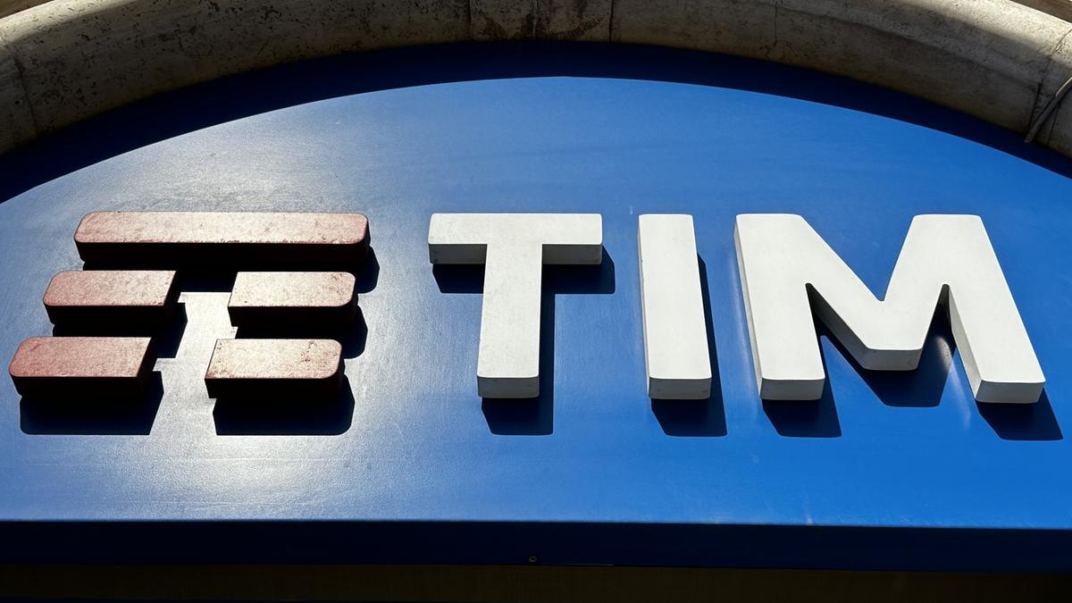 Tim incassa il rimborso da un miliardo del canone del 1998: l’impatto sui conti