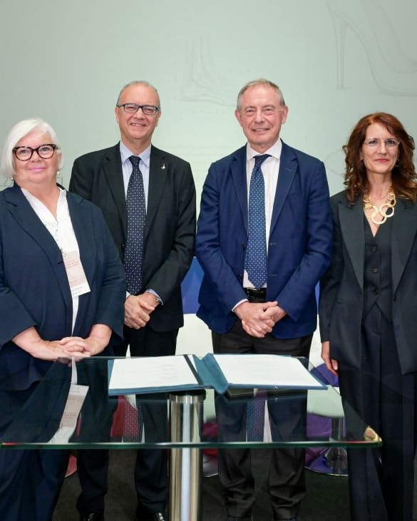 Da sinistra, Alice Marcato, Giovanna Ceolini, Giuseppe Valditara, Adolfo Urso, Serena Musolesi e Marco Amato (courtesy Assocalzaturifici)