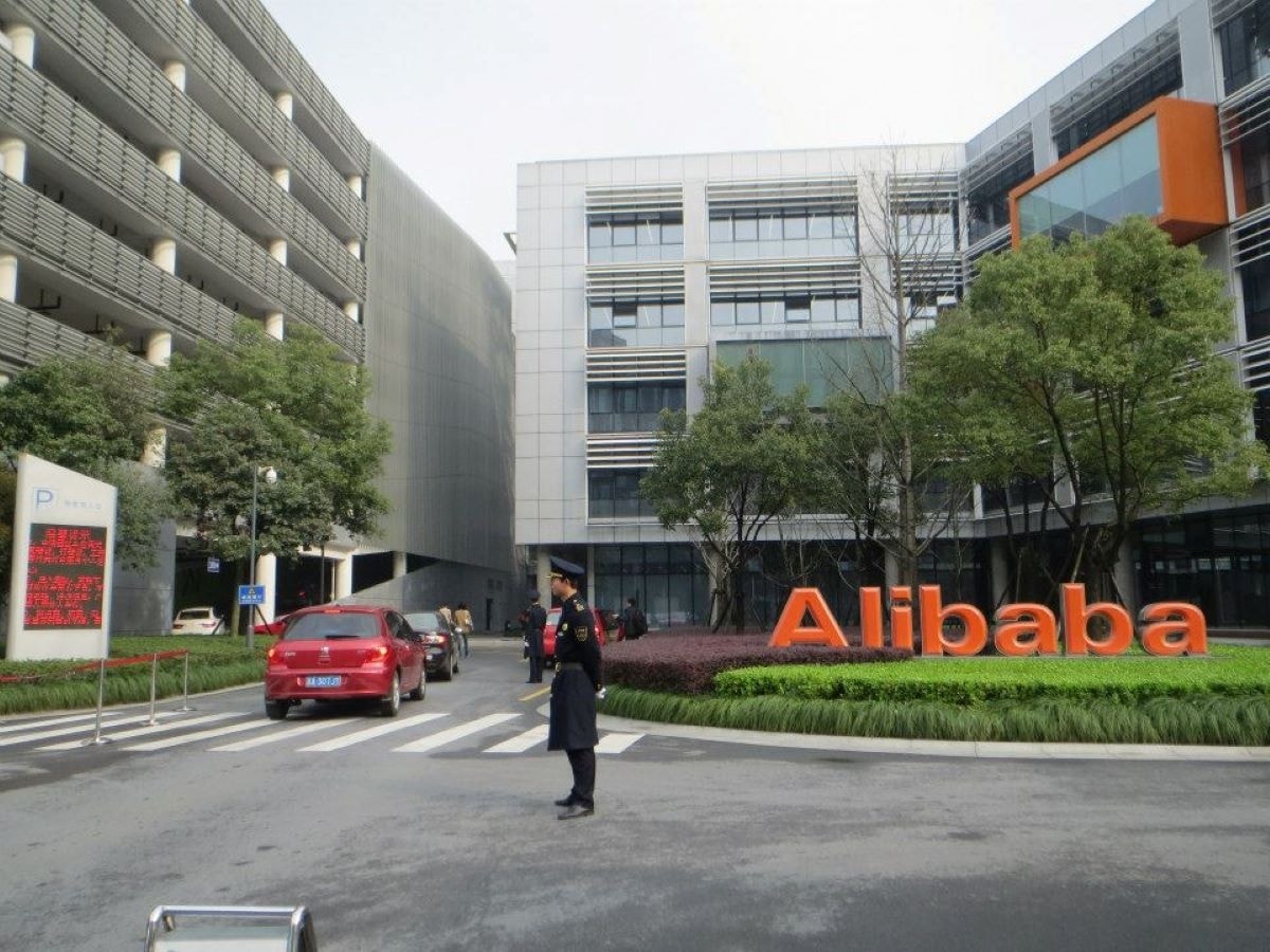 Borse asiatiche in rally, Alibaba offre 1,5 miliardi per Pupu. La Cina frena l'eccesso di liquidità