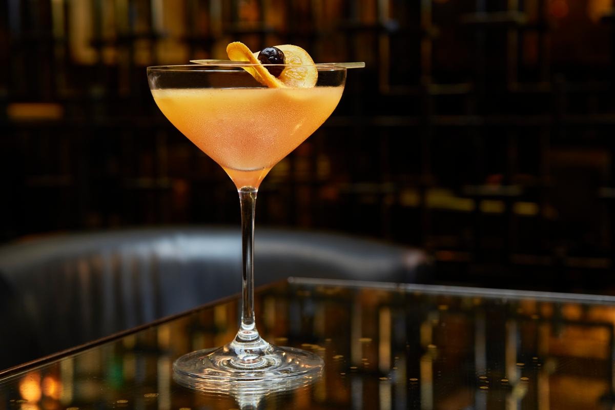 All’Eden di Roma si brinda ai 100 anni di Marilyn Monroe con un cocktail creato per lei e si esce con un’opera d’arte