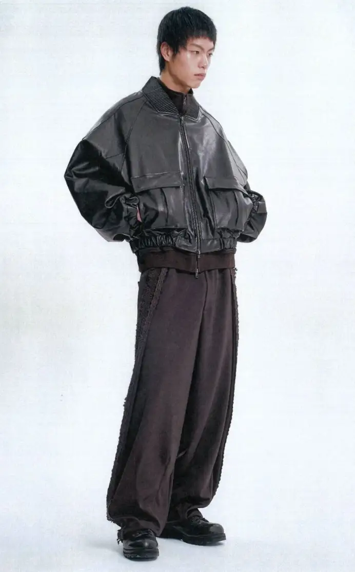 Un look fall-winter 2026 Ajobyajo (courtesy Pitti Immagine)