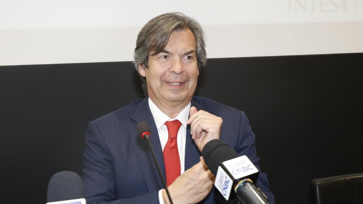 L’opas di Intesa Sanpaolo su Mps: sei mesi di negoziati segreti, la lite a Siena e quella soluzione che ha convinto Cimbri