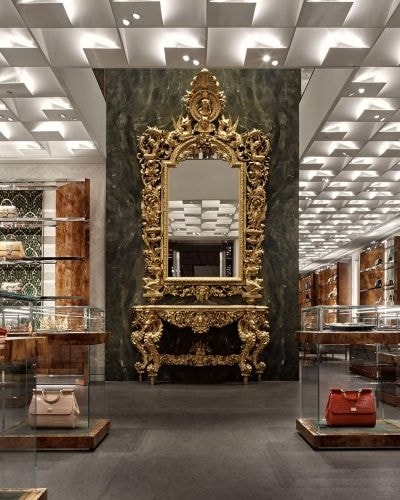 Lo store di Dolce&Gabbana in via Montenapoleone a Milano (ph official website)