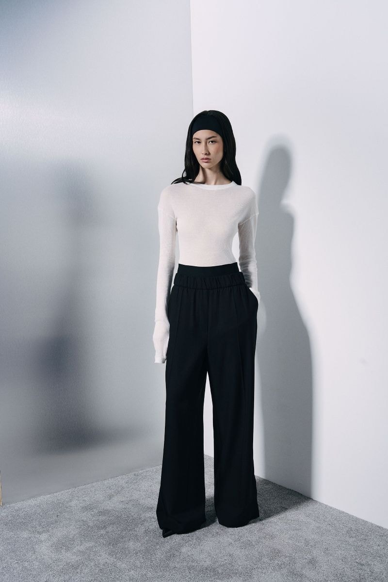 Un look della collezione primavera-estate 2027 di Vera Wang (courtesy Vera Wang)