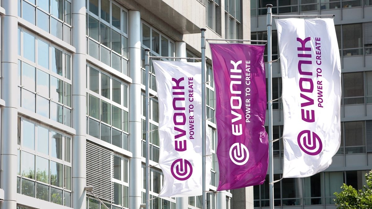 Chimica in crisi in Germania: Evonik taglia 3.200 posti e chiude il settore del poliestere