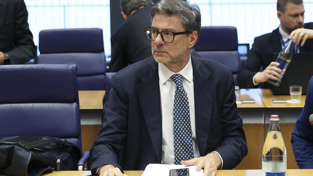 Mps, Giorgetti conferma l’Abb: «Resta una delle migliori soluzioni». L’anticipazione di Milano Finanza