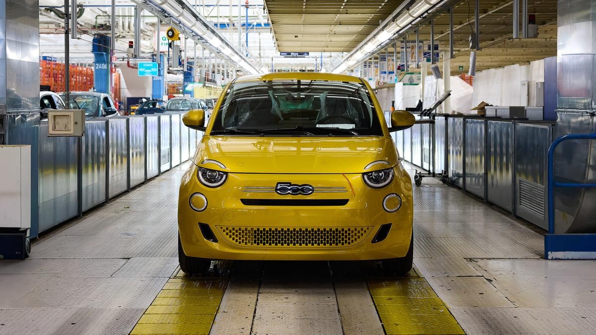 Stellantis, nuovo stop a Mirafiori: ferma per sei giorni la produzione della Fiat 500 ibrida