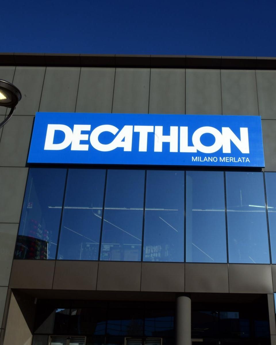 Nella foto il negozio di Decathlon al centro commerciale Merlata bloom (courtesy Imagoeconomica)