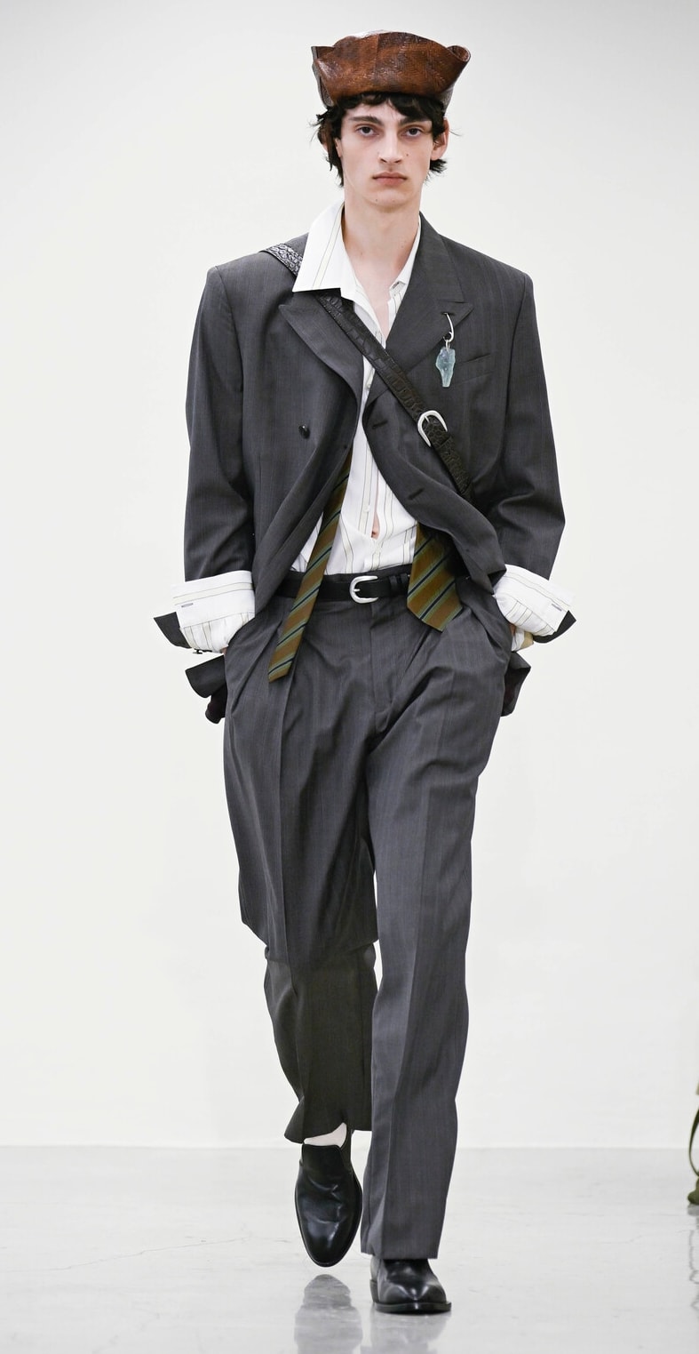Un look Paul Smith spring-summer 2027 (foto Francesc Ten/MFF)